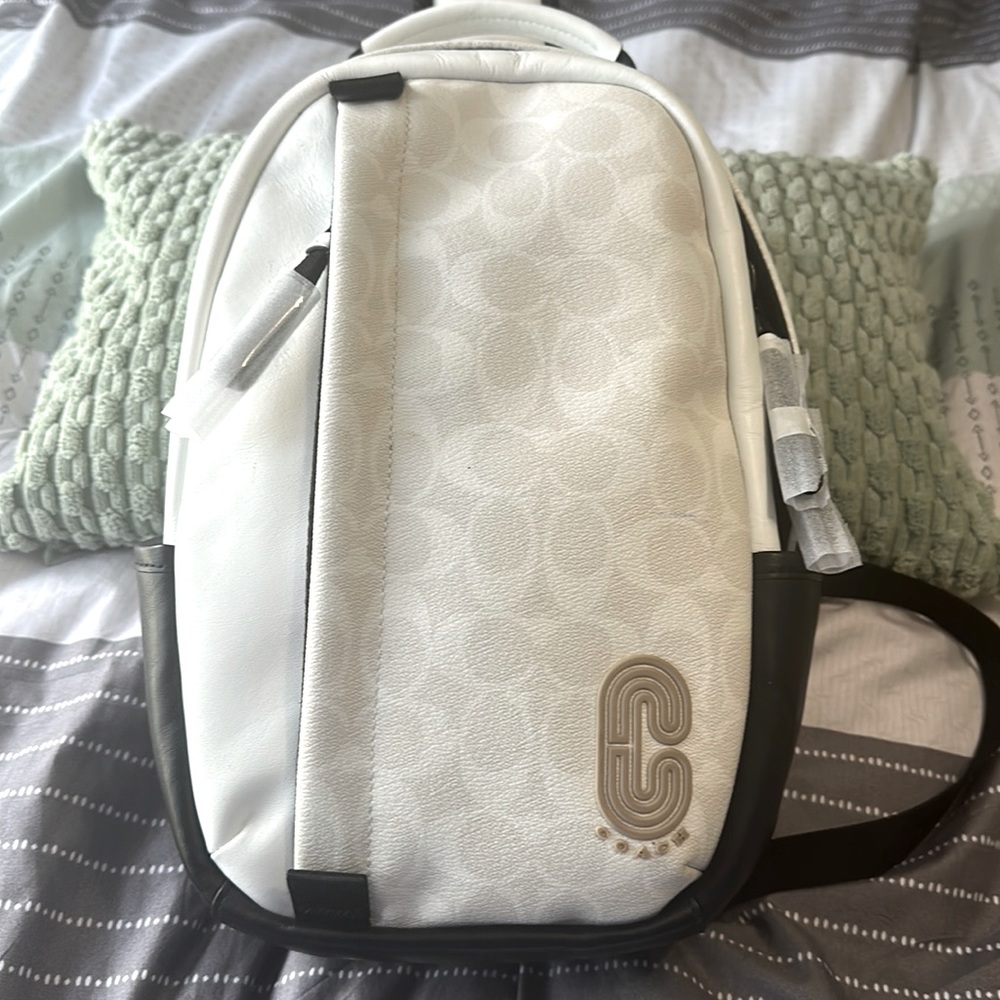 Coach Outlet Mens Crossbody Bag *Black & White* Used in Good Condition